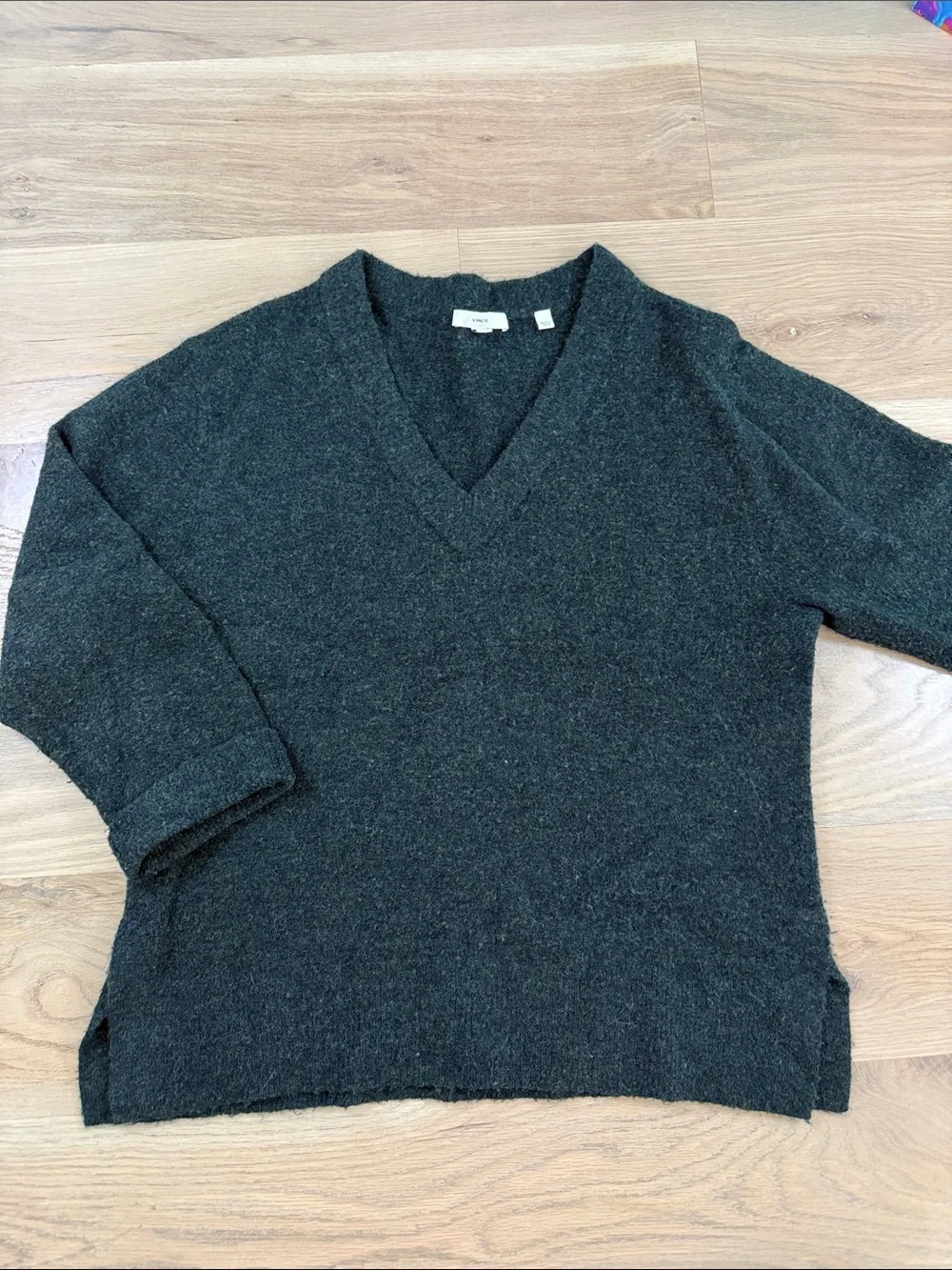 Vince Merino Wool Alpaca Blend V-Neck Sweater Forest Green Large